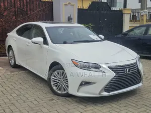 Lexus ES 2015 White