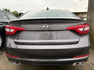 Hyundai Sonata Sport 4dr Sedan (2.4L 4cyl 6A) 2015