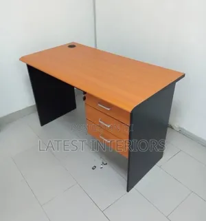 Executive Office Table With 3 Drawers. Strong and Neat Design