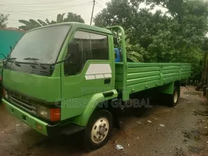 Mitsubishi Fuso Canter Pickup Truck , 6 Tyres, 6 Cylinder (Tokunbo)