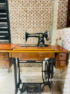 Complete Set of Manual Sewing Machine With Folding Board