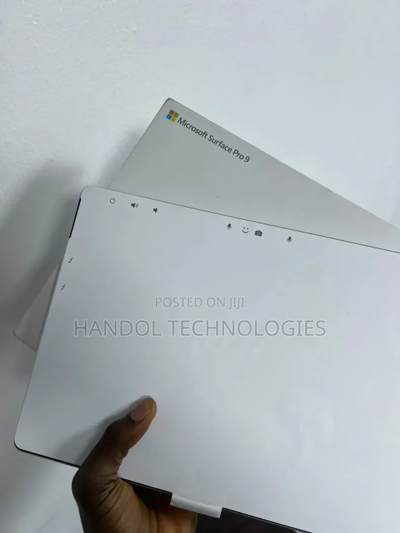 New Laptop Microsoft Surface Pro 9 16GB Intel Core i7 SSD 256GB