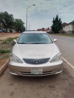 Toyota Camry 2004 Gold