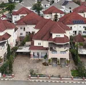 5bdrm Duplex in Mini Estate, Maitama for sale
