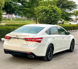 Toyota Avalon Touring FWD Sedan (3.6L 6cyl 6A) 2016 White