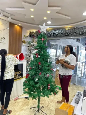 Artificial Christmas Tree – Elegant Holiday Home Décor