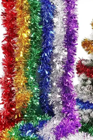 Premium Tinsel Garland – Elegant Holiday Décor