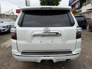 Toyota 4-Runner Limited 4dr SUV (4.0L 6cyl 5A) 2015 White