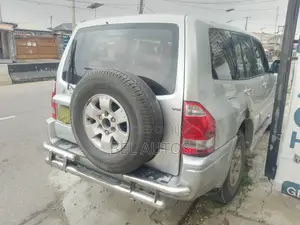 Mitsubishi Pajero 2005 Silver