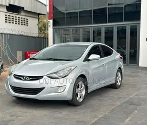 Hyundai Elantra 2012 Silver