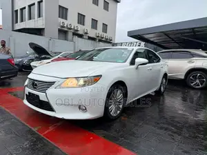 Lexus ES 2013 White