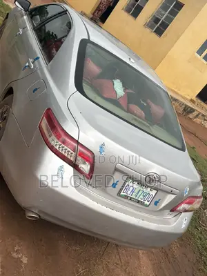 Toyota Camry LE 4dr Sedan (2.5L 4cyl 6AM) 2010 Silver