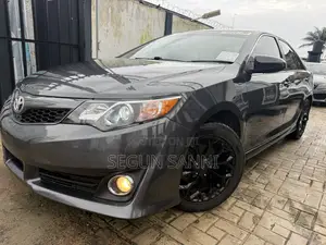 Toyota Camry SE 4dr Sedan (2.5L 4cyl 6A) 2013 Black