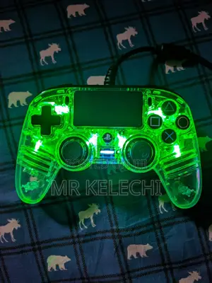 Transparent Nacon Wired Controller With Led Light. (PS3 and Ps4 Pad)