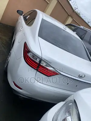 Lexus ES 2014 White