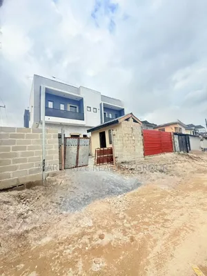 4bdrm Duplex in Ilupeju Lagos for sale