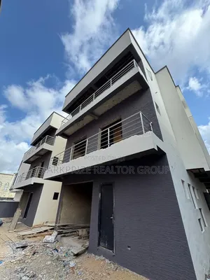 4bdrm Duplex in Surulere Lagos for sale