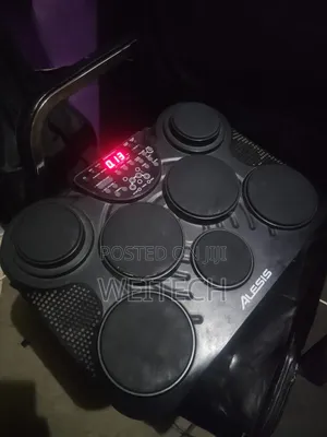 Alesis Compact 7 Drum Machine