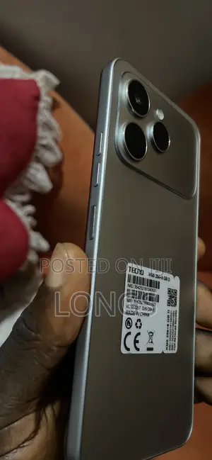 Tecno Spark 40 256 GB Silver