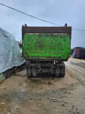 Brand New Used 12 Tire Howo Tipper for Sale.