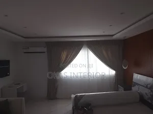 Curtains Installation