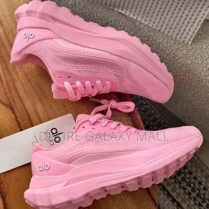 Alo Runner Performance Pink Sneaker