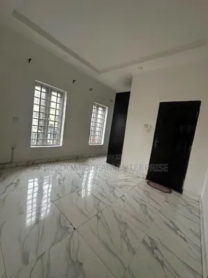 3bdrm Apartment in Yaba, Alagomeji for rent