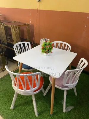 4-Seater White Dining Set – Slatted Armchairs Wooden Legs