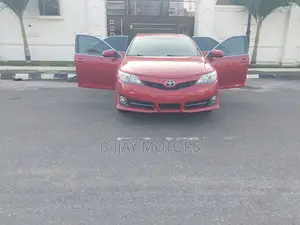 Toyota Camry LE 4dr Sedan (2.5L 4cyl 6A) 2014 Burgundy