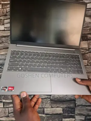 Laptop Lenovo ThinkBook 15 16GB AMD Ryzen 7 SSD 256GB
