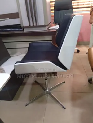 Executive Leather Office Low Back Swivel Chair