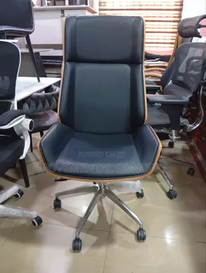 Executive Leather Office High Back Swivel Chair