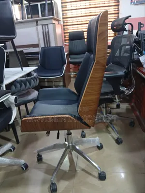 Executive Leather Office High Back Swivel Chair