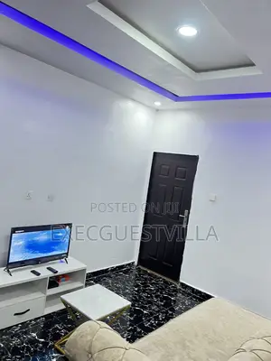Executive Modern 1-Bedroom Serviced Apartment