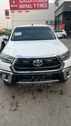 Toyota Hilux 2021 White