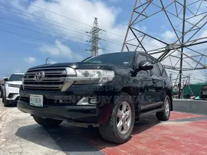 Toyota Land Cruiser V8 for Rent - Car for Hire