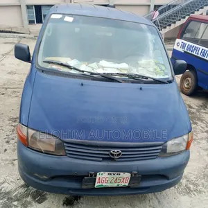 Toyota HiAce 2002 Blue