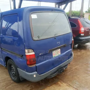 Toyota HiAce 2002 Blue