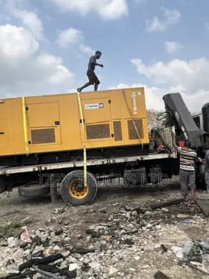 Heavy Lifting Made Easy With Izzy Trucks