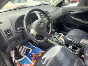 Toyota Corolla LE 4dr Sedan (1.8L 4cyl 4A) 2010 Black