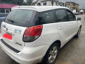 Toyota Matrix 2004 White