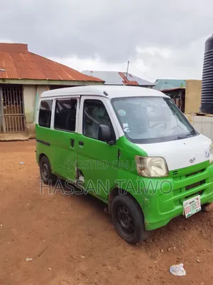 Bus 2007 Green