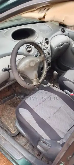 Toyota Yaris 2004 Green
