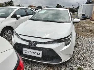 Toyota Corolla 2022 Off white