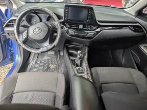 Toyota C-HR 2020 Blue
