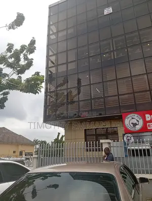 630 Square Meters 3 Floor With Serviced Elevator