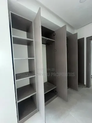 3bdrm Apartment in Lekki Phase 1 for rent