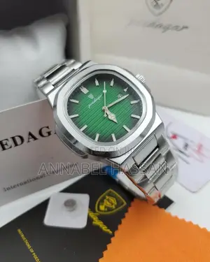Poedagar Watch