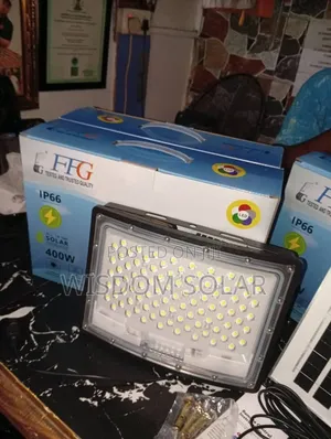 FFG Floor Solar Street Light 400w With Solar Panel and Remote