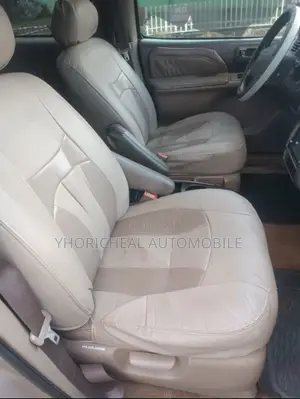 Toyota Sienna LE 2002 Gold